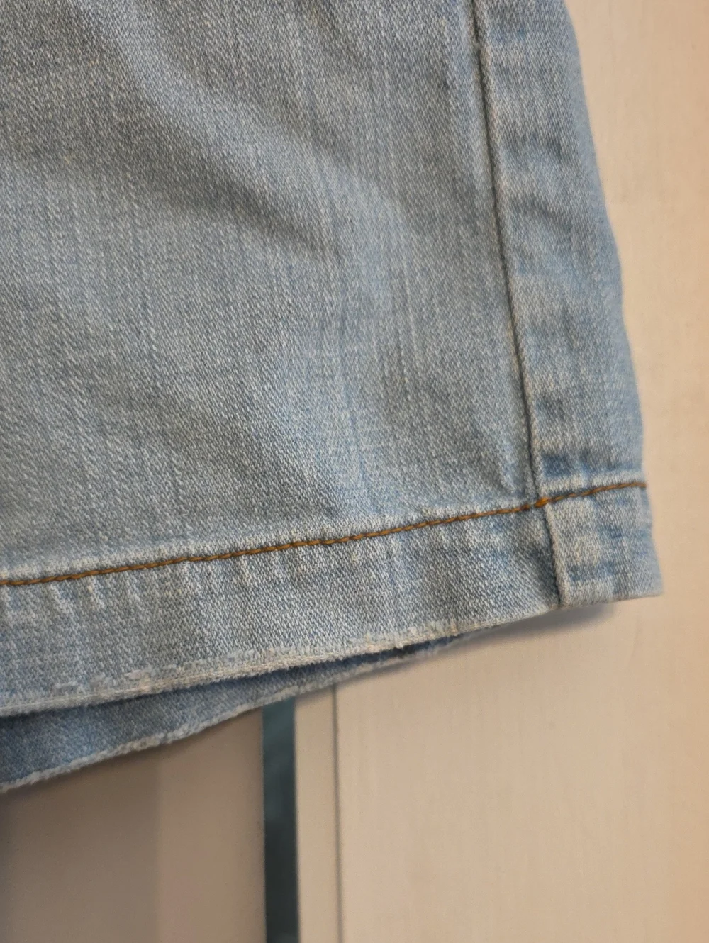 Vintage 2006 Levi's Light Wash Denim Women's Shorts